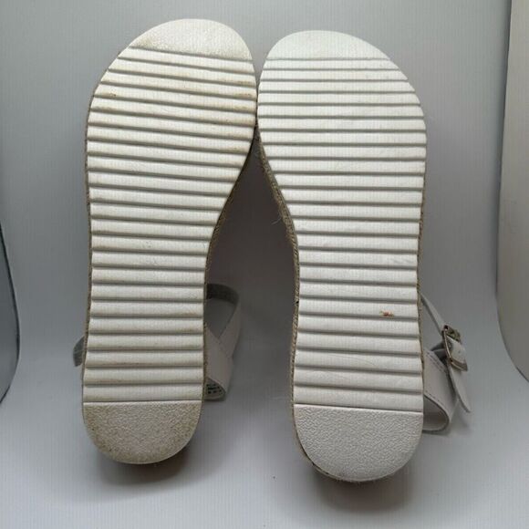 CUSHIONAIRE Women's Espadrille Platform Wedge Sandal 9 WHITE - Picture 5 of 7